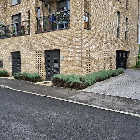 Pass The Keys Stunning And Spacious Modern Flat - Own Car Park CBG Exterior photo
