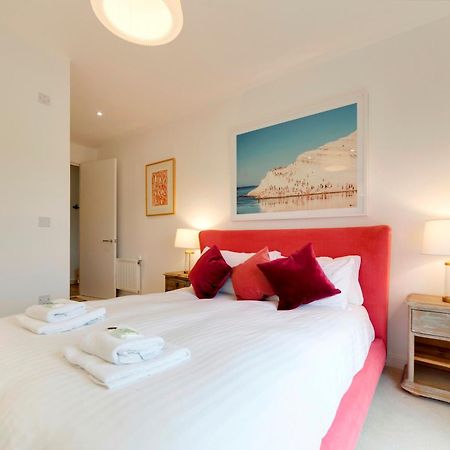 Pass The Keys Stunning And Spacious Modern Flat - Own Car Park CBG Exterior photo