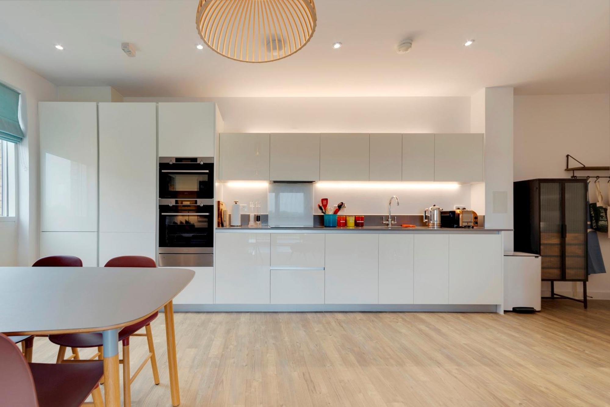 Pass The Keys Stunning And Spacious Modern Flat - Own Car Park CBG Exterior photo