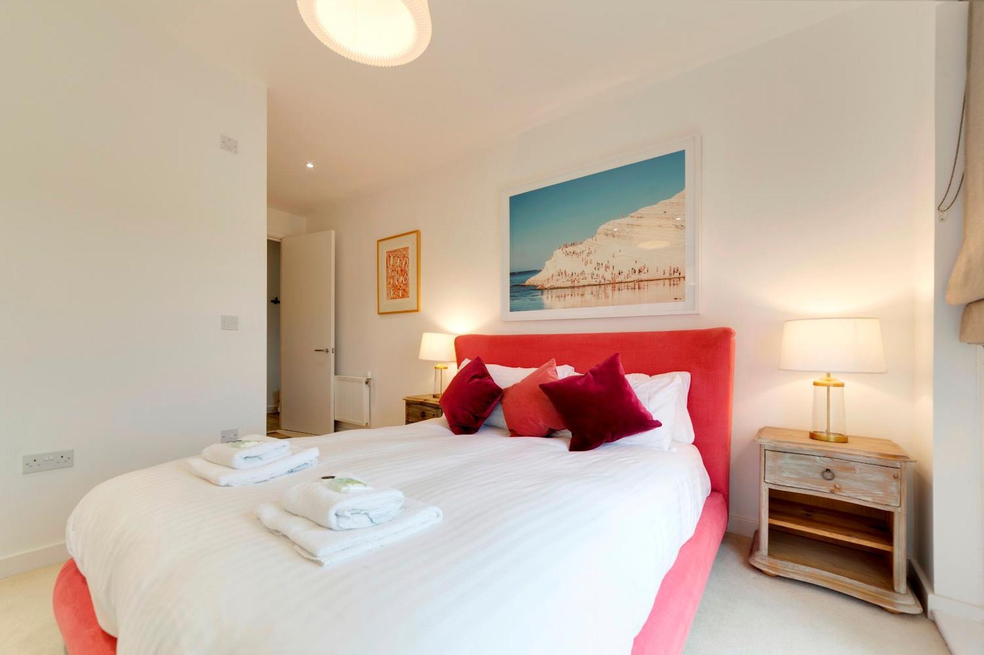 Pass The Keys Stunning And Spacious Modern Flat - Own Car Park CBG Exterior photo