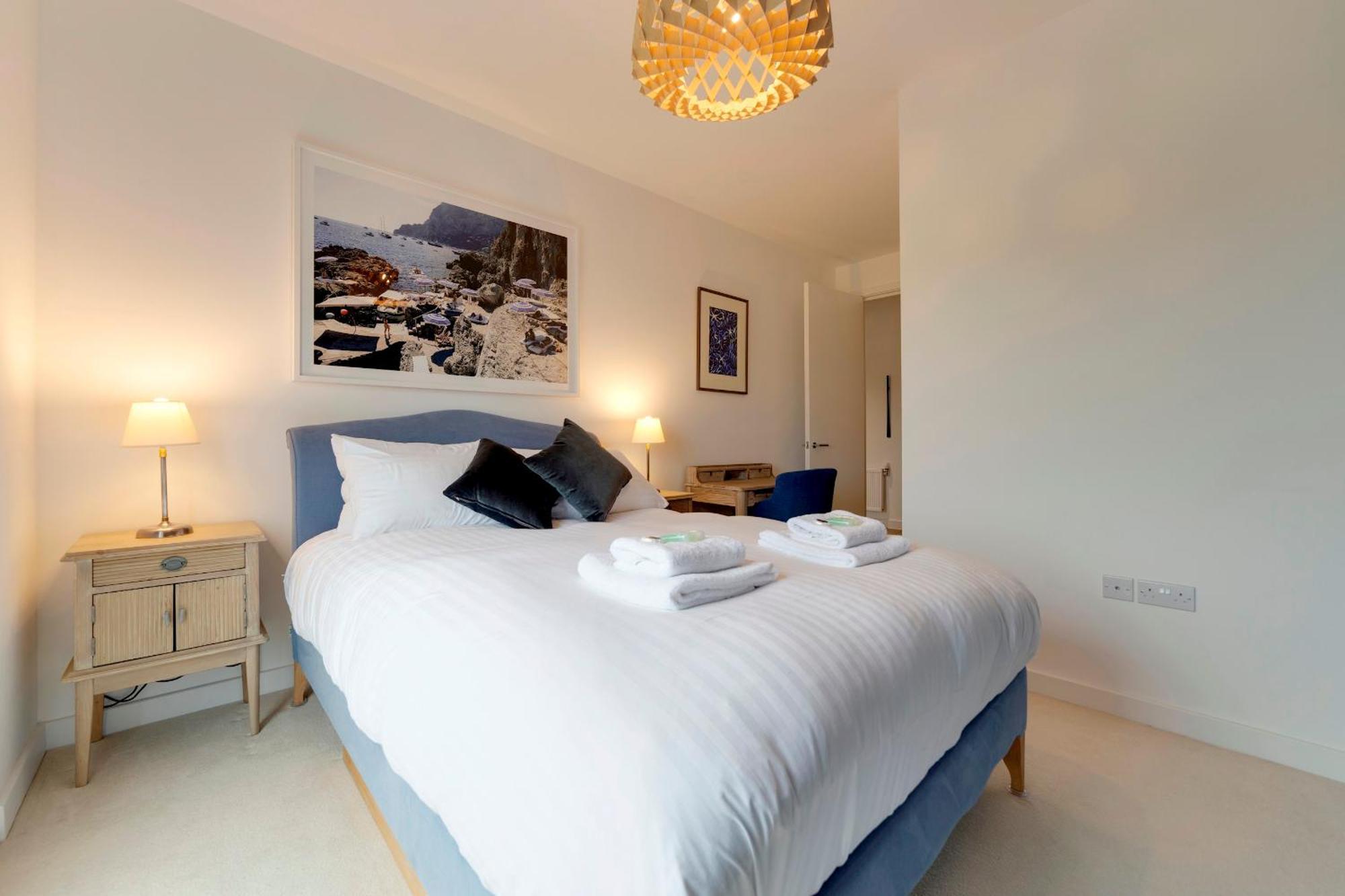 Pass The Keys Stunning And Spacious Modern Flat - Own Car Park CBG Exterior photo