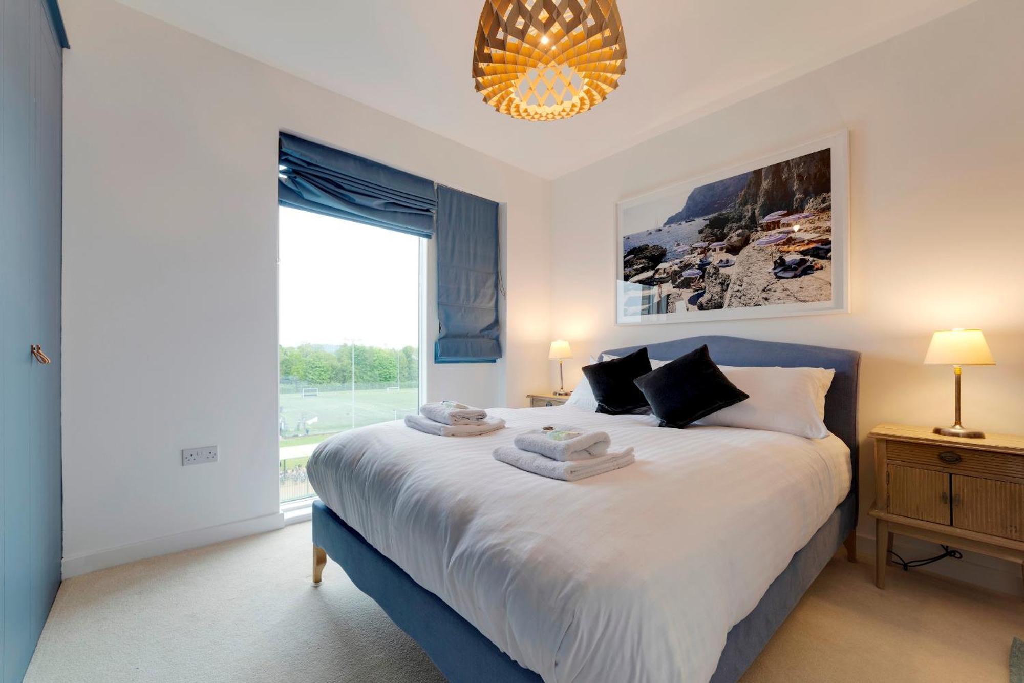 Pass The Keys Stunning And Spacious Modern Flat - Own Car Park CBG Exterior photo