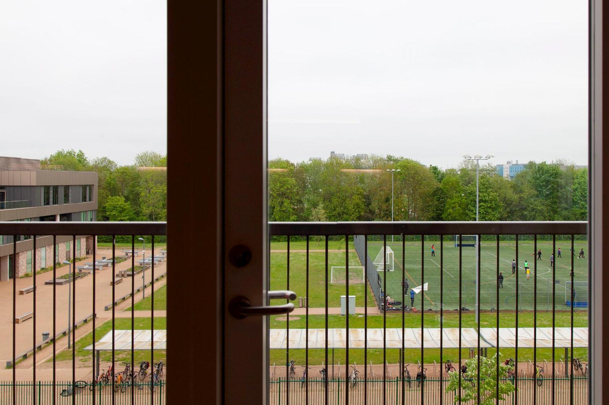Pass The Keys Stunning And Spacious Modern Flat - Own Car Park CBG Exterior photo